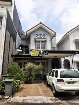 Dijual rumah 3 lantai legenda wisata