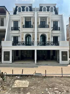 Rumah Mewah Siap Huni Dalam Town Hous Elite Di Jakarta Selatan