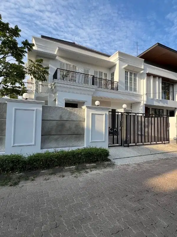 Jual Rumah Private pool di JakSel siap huni