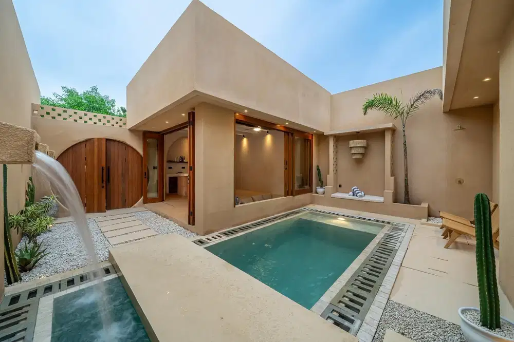 COMPACT VILLA RETREAT WITH ROOFTOP TERRACE AND POOL IN ULUWATU