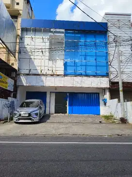 Disewakan Gedung Cocok Untuk Kantor di Tengah kota