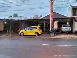 Ruang usaha Manahan Solo cocok untuk showroom atau kantor