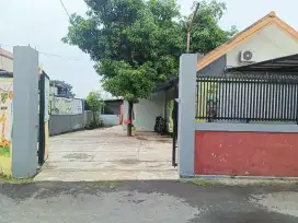 Di jual rumah cocok untuk tempat usaha, sekolah atau tempat tinggal