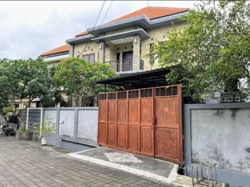 Rumah siap huni posisi hook dekat highscoop school muding indah