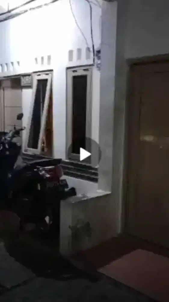 MURAH SEKALI RUMAH BAGUS SIAP HUNI 2LANTAI AKSES GG MOTOR CONDET