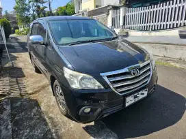 Innova G diesel matic 2015