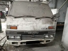 Isuzu TLD58 Bison PS120 Roda 6 1994 Putih