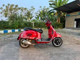 Vespa GTS 150 with Malossi