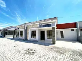 JUAL CEPAT Rumah cluster Pesan Bangun pinggir jalan ramai