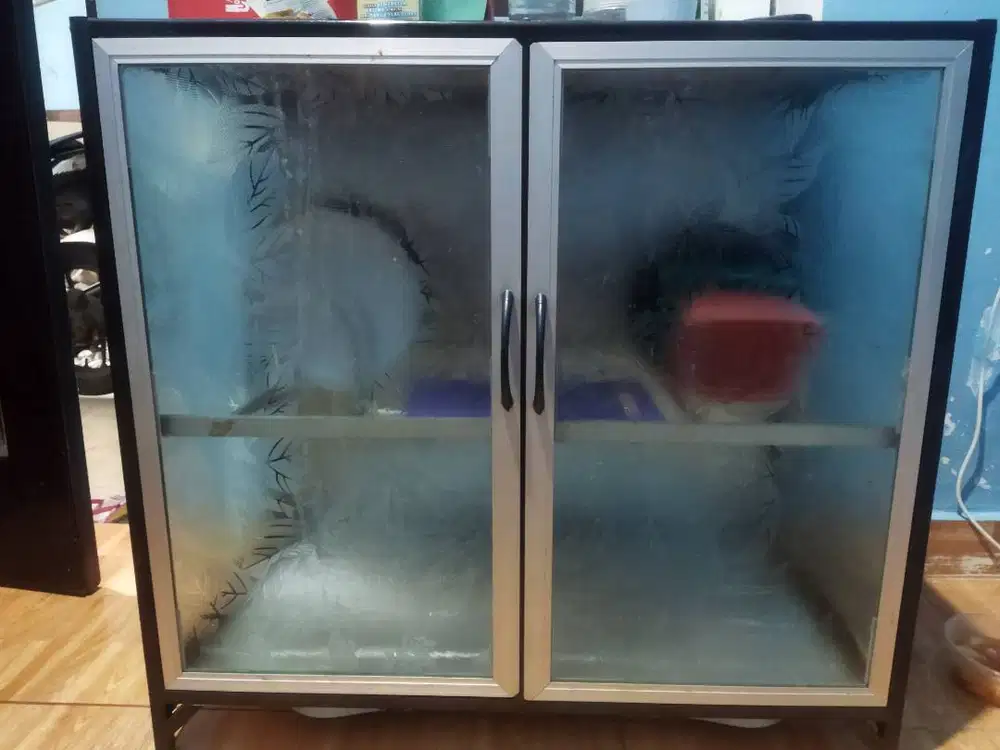 Lemari makan alumunium