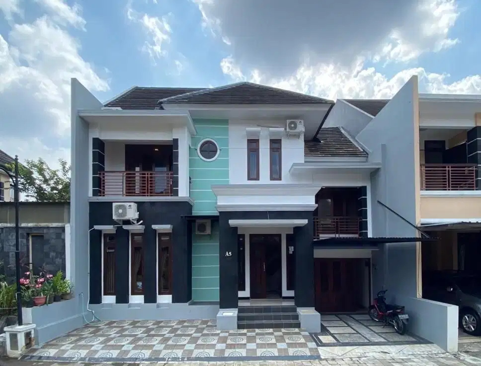 rumah mewah dalam perumahan elit di tengah kota jogja dekat malioboro
