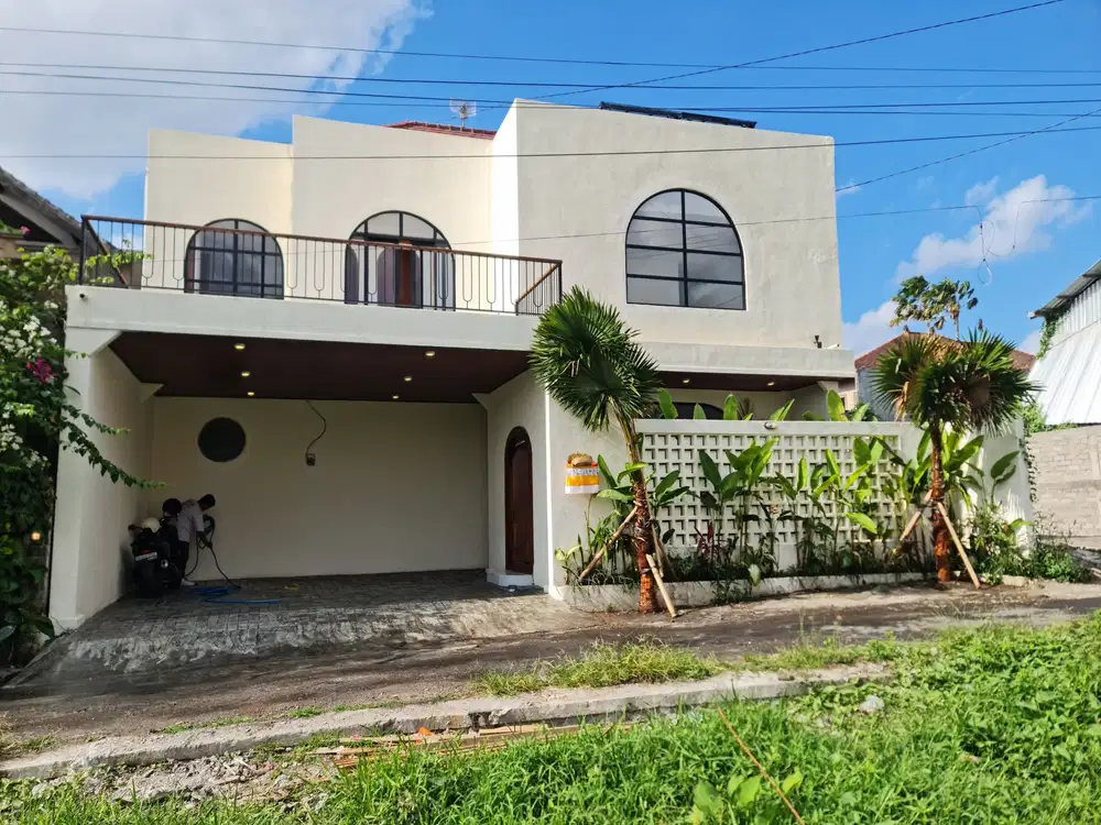 DIJUAL VILLA MINIMALIS MODERN BERLOKASI DI MUNGGU