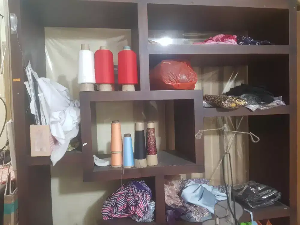 Lemari kayu jati