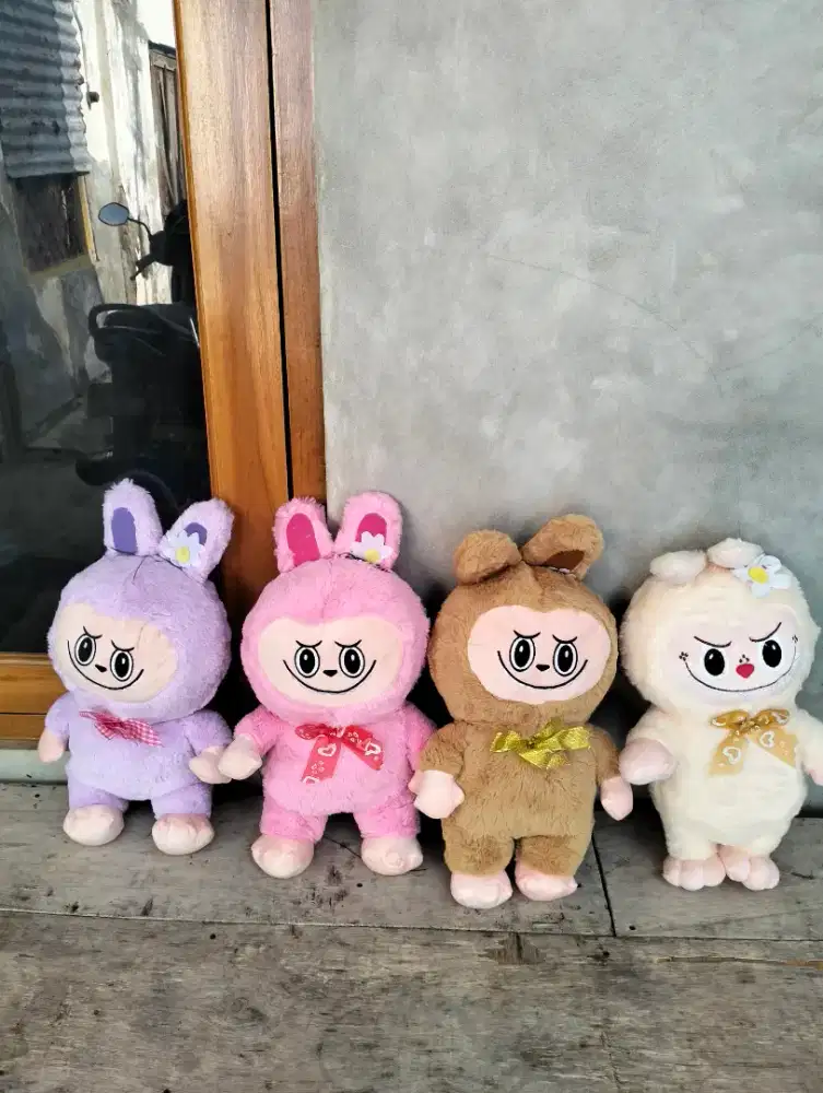 Dijual boneka labubu ukuran 40cm