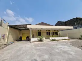Rumah Klasik Strategis Cocok Utk Usaha/Kantor.