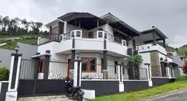 Villa Gondosuli Tawangmangu suasana tenang dan sejuk