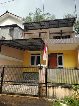 Turun harga rumah 2 Lantai Perum Prana Estate pusat Kota Sukabumi