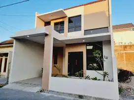 Rumah Baru Bagus 2 lantai di Perum Waru Gentan