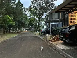 Jual rumah 2 tingkat komplek one gate system nyaman lokasi BSD