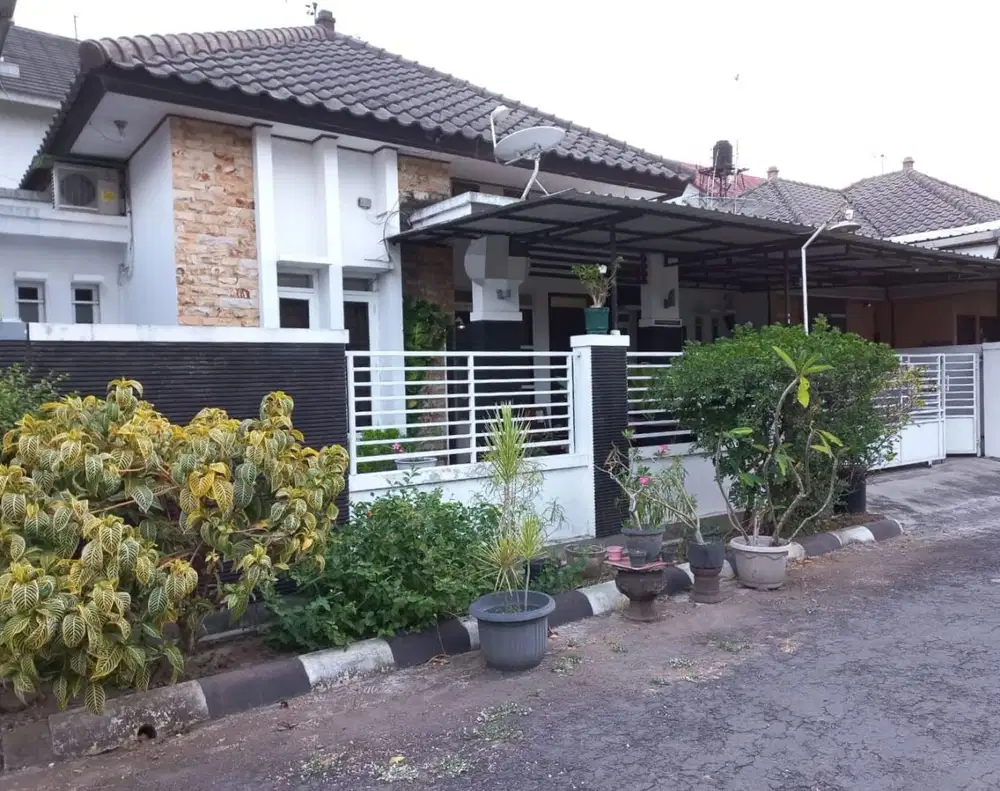 Rumah Mewah Bagus Full Furnish di Cluster Fajar Indah Colomadu