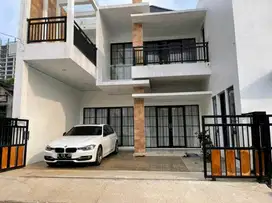 Jual Rumah 2 tingkat semifurnish lokasi strategis di belakang ICE BSD