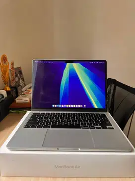MacBook Air M3 13.6” Silver – 8/256GB | BH 99% | Fullset Digimap