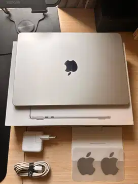 MacBook Air M3 13.6” Silver – 8/256GB | BH 99% | Fullset Digimap