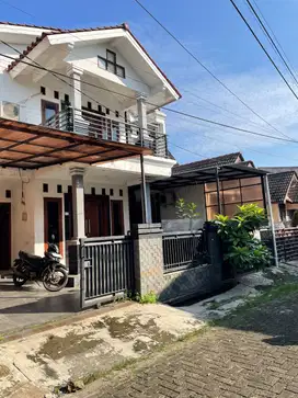 Jual Rumah bangunan luas sangat murah di Pamulang bebas banjir