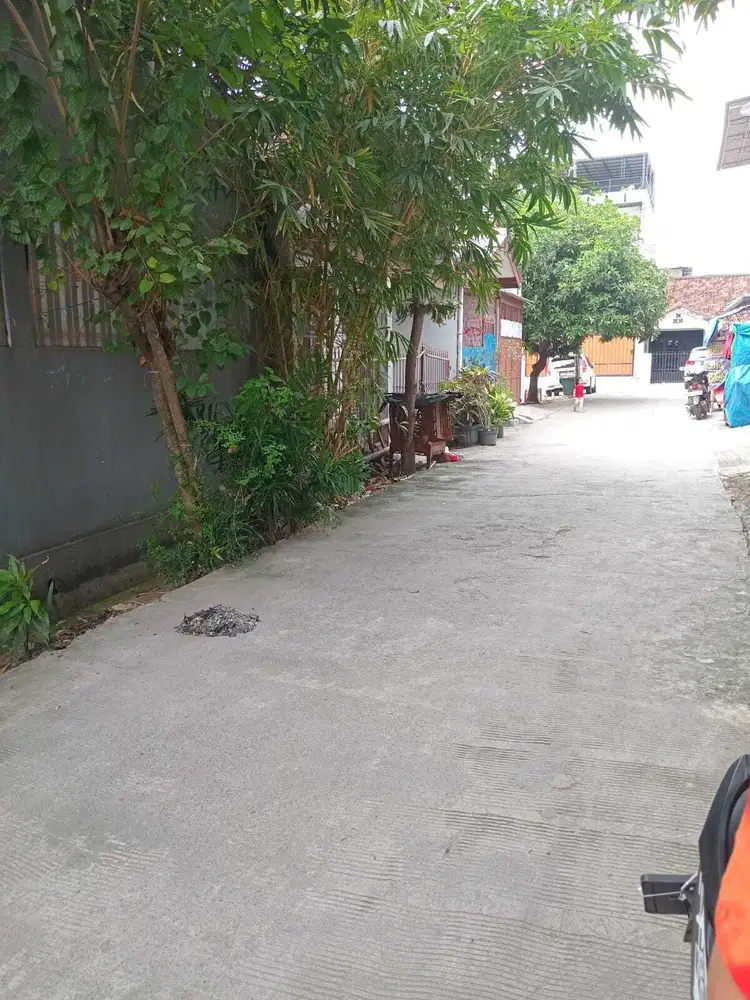 JUAL MURAH RUMAH TUA DI MENCENG - JAKARTA BARAT