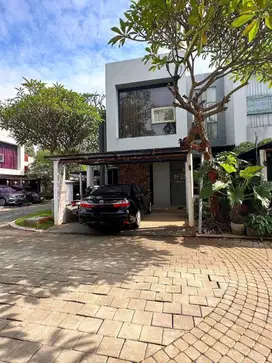 Rumah Dijual Hook Dekat Mabes TNI Cilangkap, 2 Lantai 4 Kamar Free Furnish