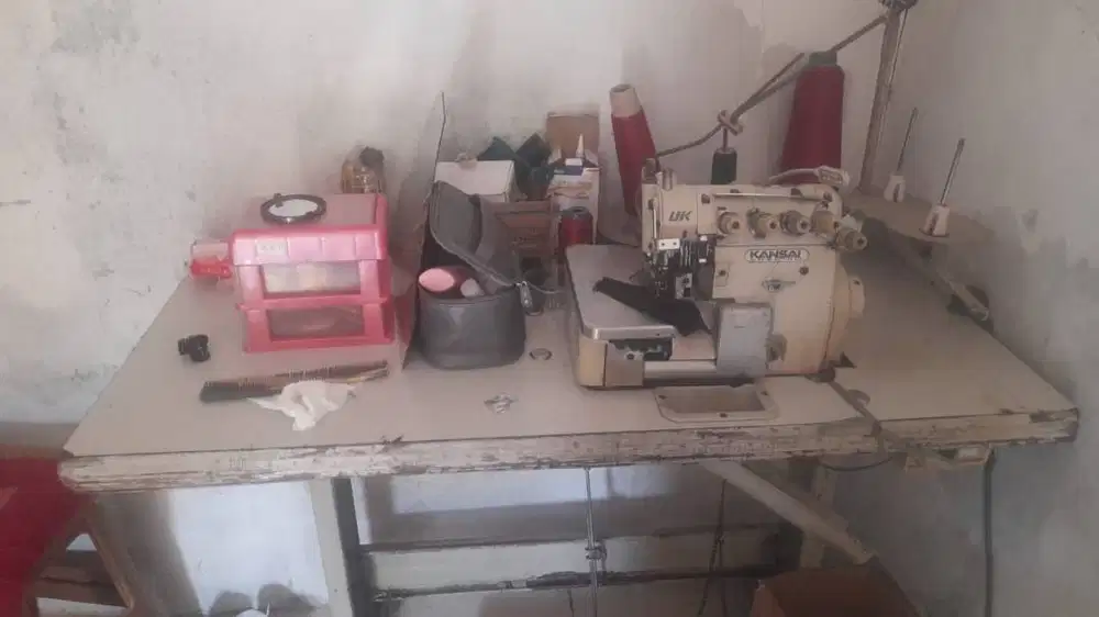 di jual mesin jahit 2 unit dan 1 unit mesin obras
