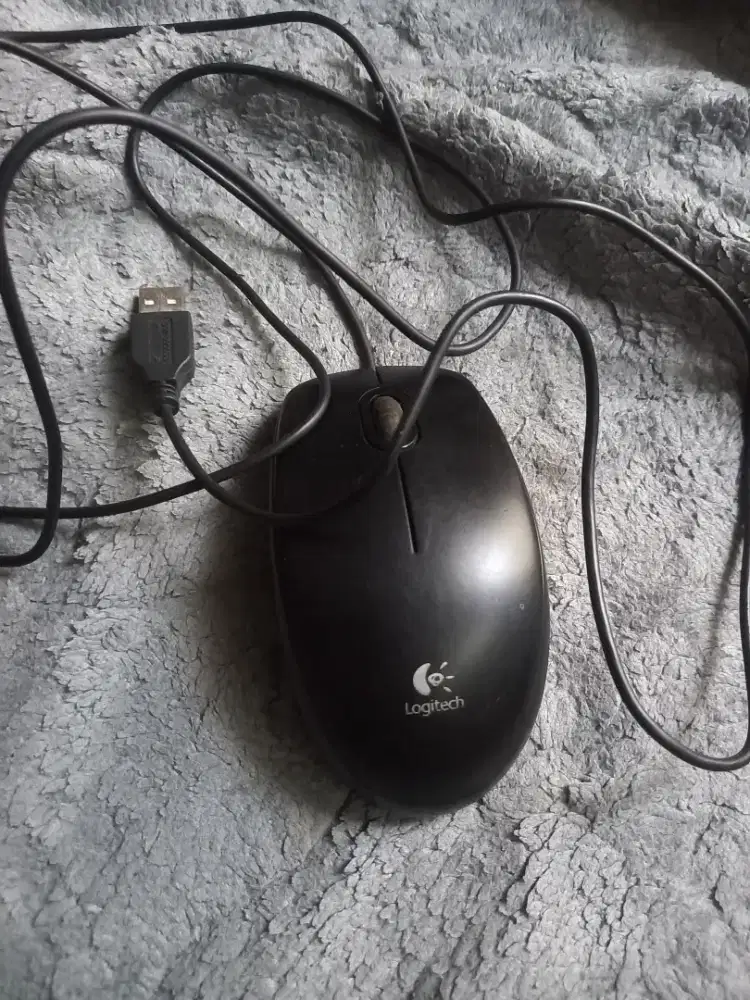 Mouse Logitech,fungsi normal.Panjg Kabel 1,5m