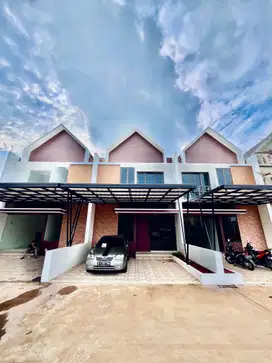 Super COZY RUMAH MEWAH 2 Lantai SIAP HUNI! AKSES PREMIUM