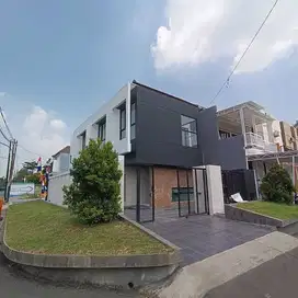 Dijual rumah siap huni 2lantai dalam komplek di larangan Tangerang