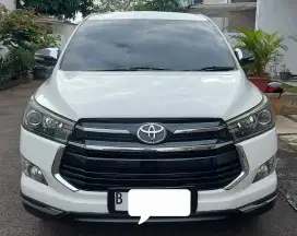 Innova reborn Venturer Putih
