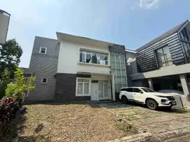 Rumah Bagus View Langsung ke Golf Di Cluster Premium