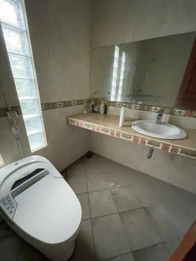 BUC DI JUAL RUMAH LANTAI DUA MUDING INDAH