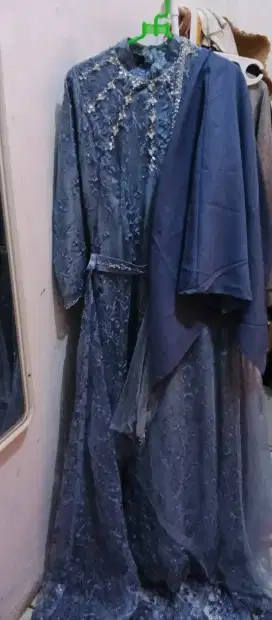 Kebaya warna biru