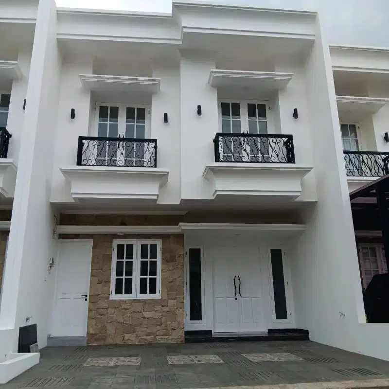 Dijual Rumah Siap huni di town house Pondok Bambu Jakarta Timur