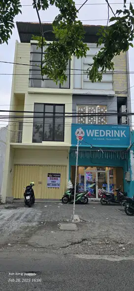 S. Manukan dalam. Ruko 3 lantai. Nol jalan
