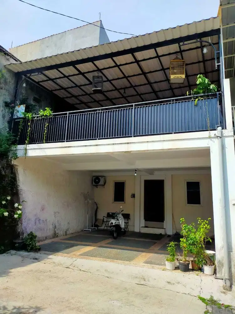 715Jt Rumah 2 Lt Padangsari Banyumanik Bonus AC & Kitchen, Carport 2