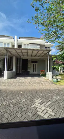 Rumah Disewakan Royal Residence Cluster Addington Blok C1, Surabaya