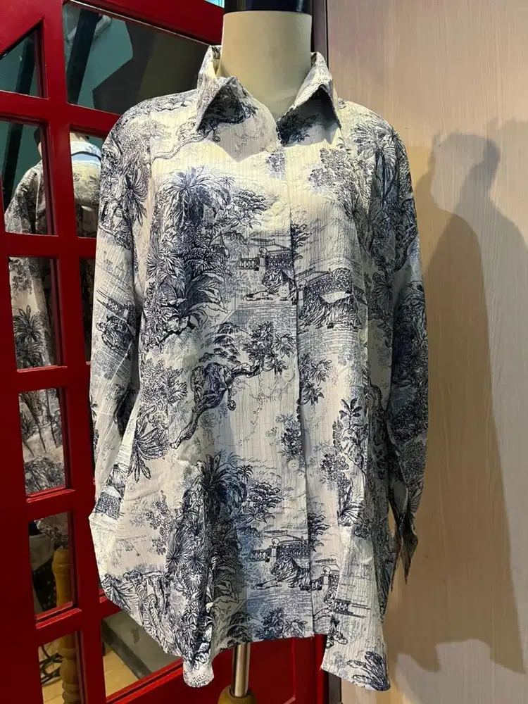 Kemeja wanita motif