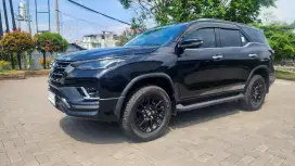 JUAL CEPAT FORTUNER GR SPORT 2.8 AT DIESEL 2023 HITAM, LIKE NEW