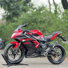 KAWASAKI NINJA MONO 250 SL MERAH 2017 KM RENDAH SIAP NGEBUT