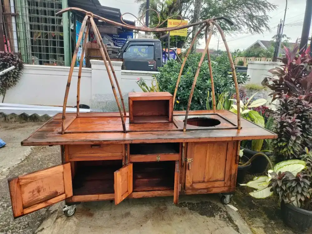 Gerobak soto/gultik, meja, kursi