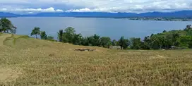Tanah dekat Tara Bunga, Pemandangan Cantik Danau Toba