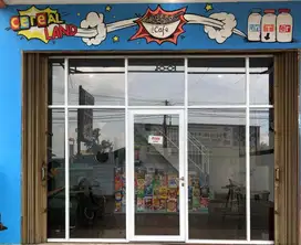 Jual kaca, frame, etalase furniture bekas toko