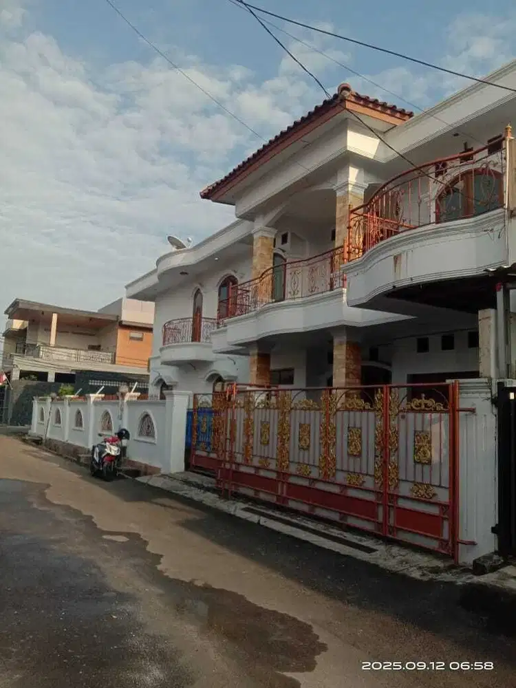 Di sewakan rumah dalam perumahan Jatibening pondok gede Bekasi