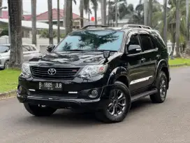 Toyota Fortuner 2.7 G Lux AT 2014 Hitam